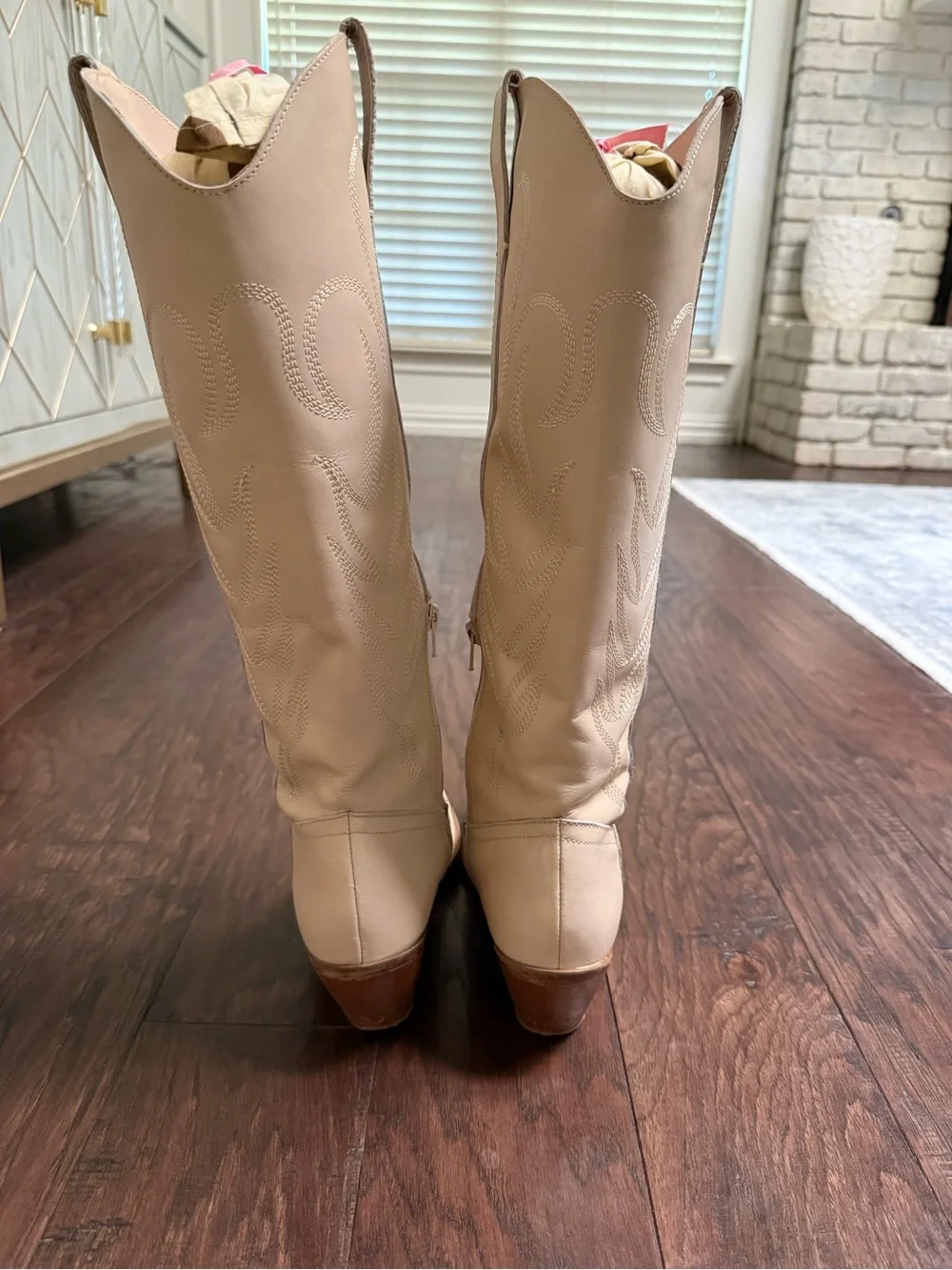 Nordstrom Agency Ivory Leather Western Boots - Women’s Size 9